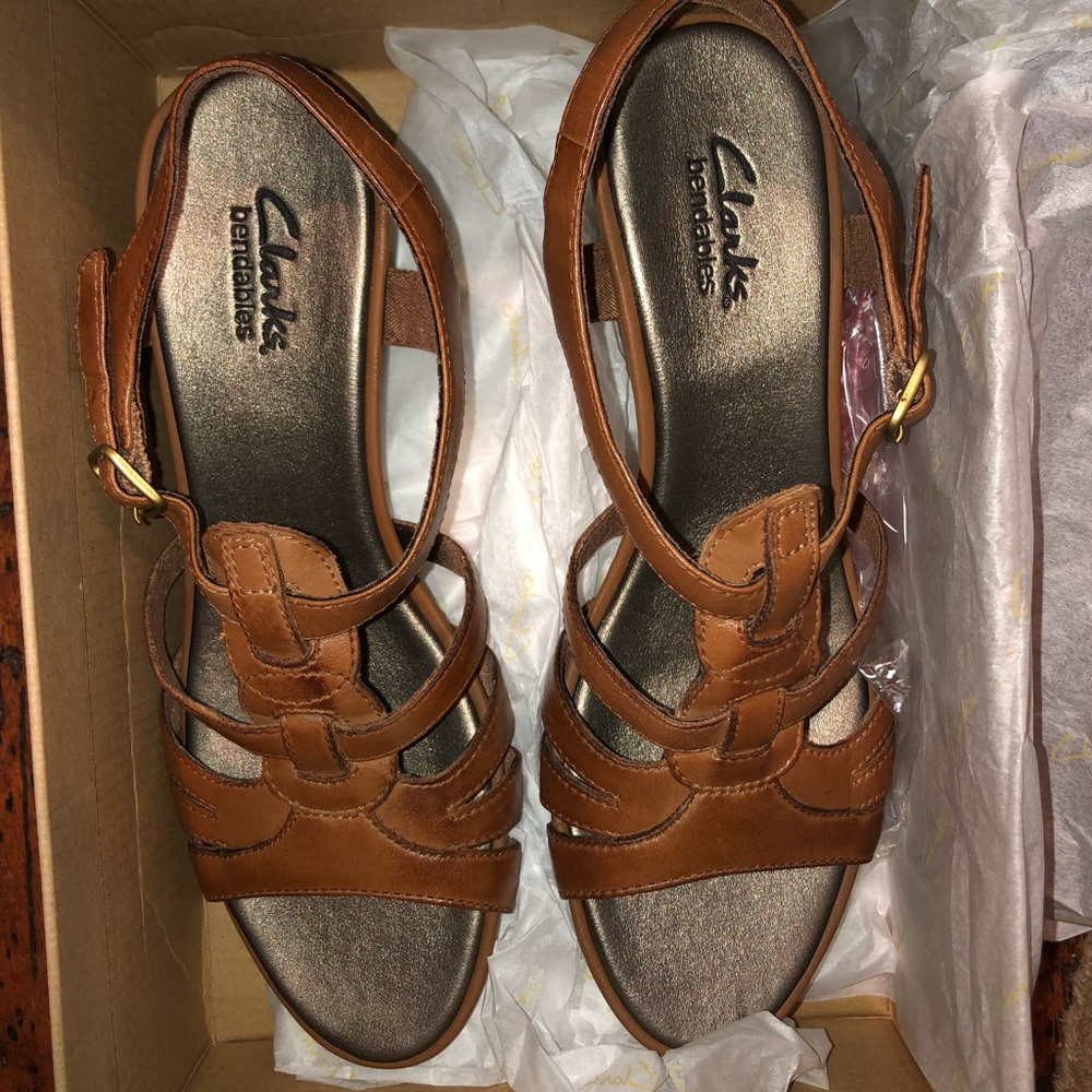 Clarks Lucia Resort in Tan size 7.5M
